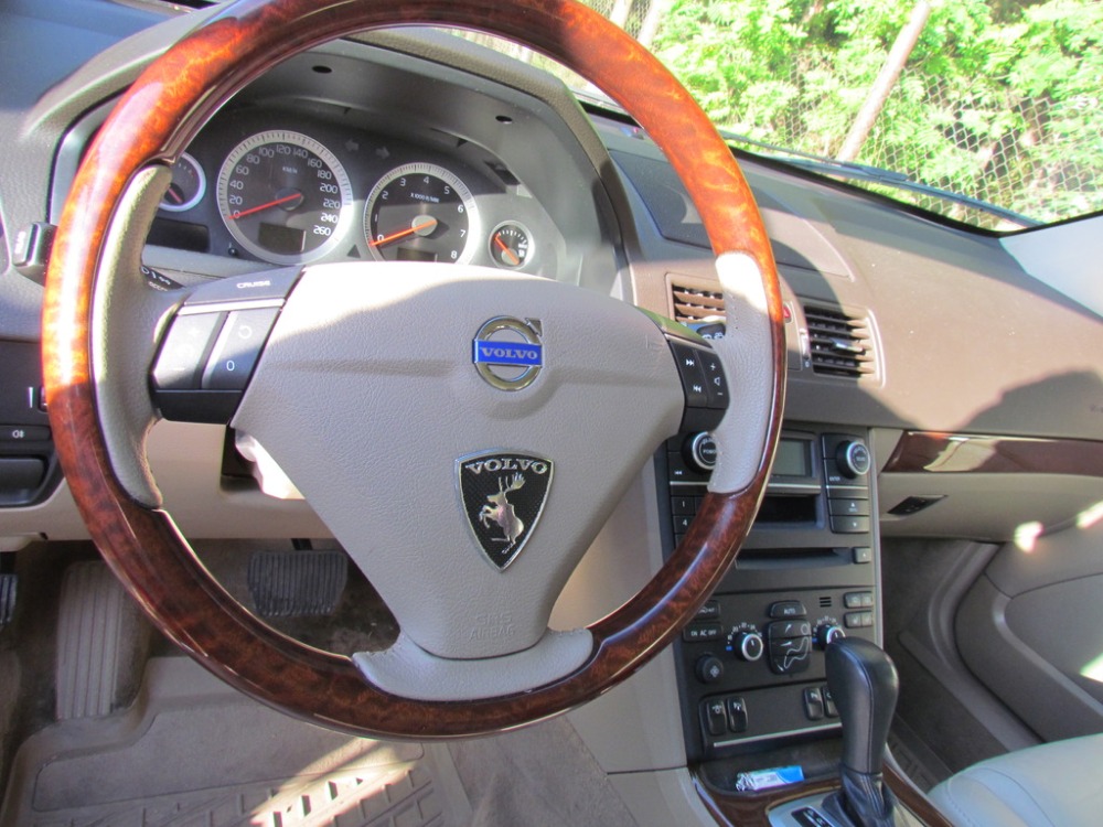 лось вольво шильдик купить